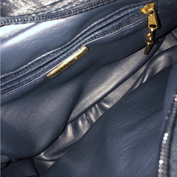 🌺vintage C-C bag 🌺 - Picture 5 of 12